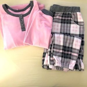 Cuddl Duds XXL-2XL Soft! Pajamas-Excellent! with Jogging Style Leg Closure